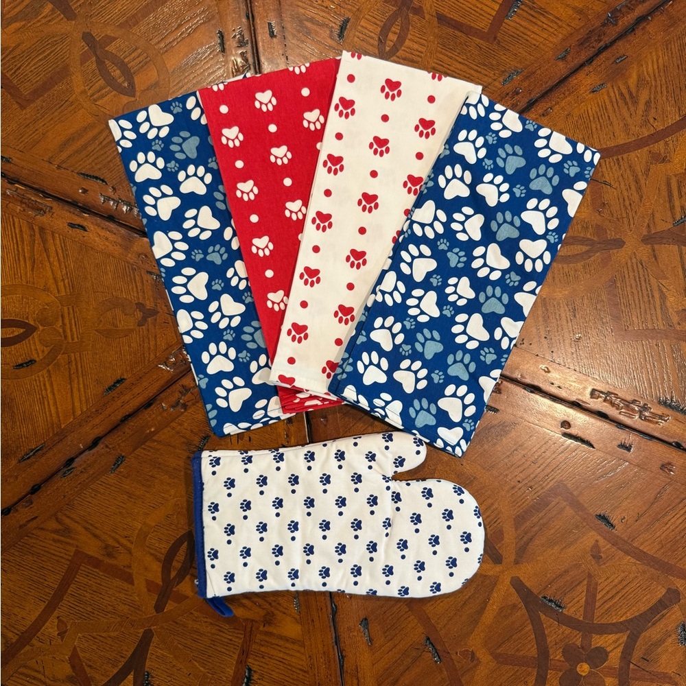 Paw Print Towels and Oven Mitt-BNIP